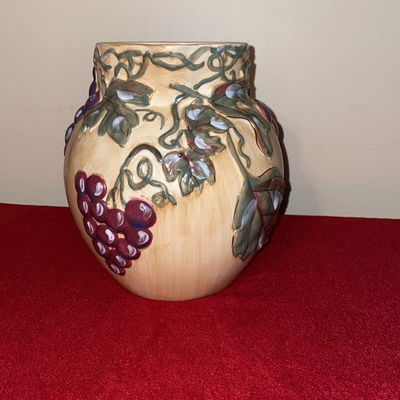 Meritage by Noble Excellence Pitcher - Picture 3 of 5